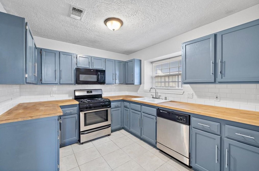 2127 Goldspring Ln, Spring TX  77373-6304 exterior
