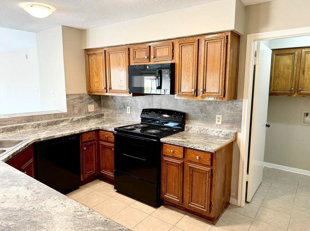 8514 Fawn Terrace Dr, Houston TX  77071-2436 exterior