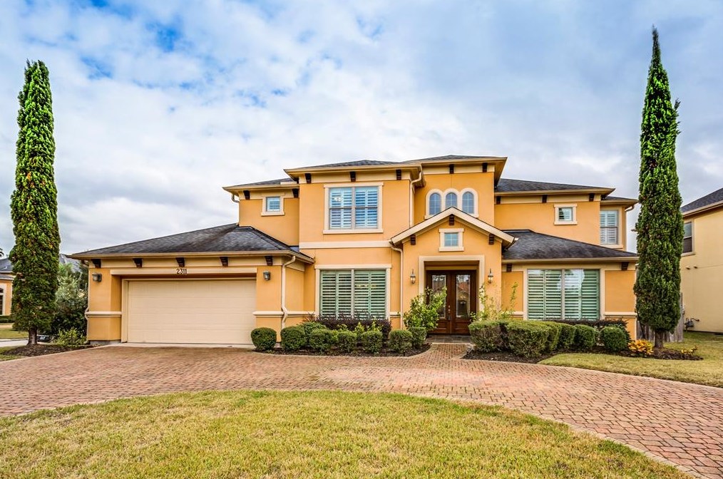 2311 Summerblossom Ln, Houston TX  77077-2151 exterior