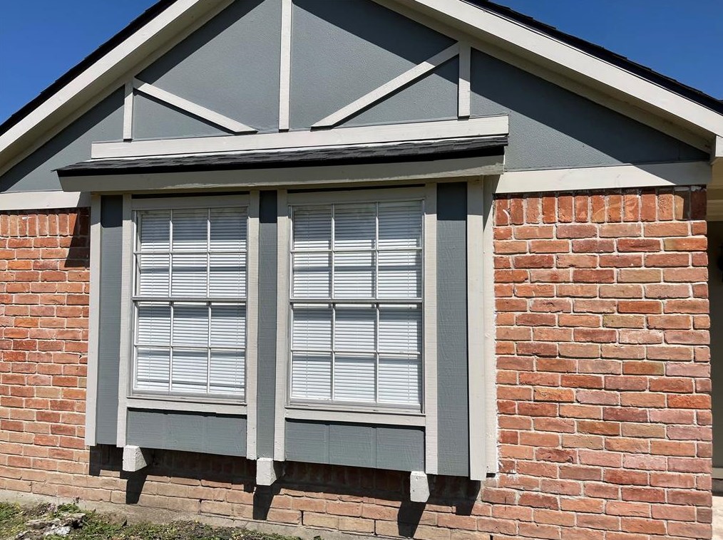 11522 Plumbrook Dr, Houston TX  77099-3328 exterior