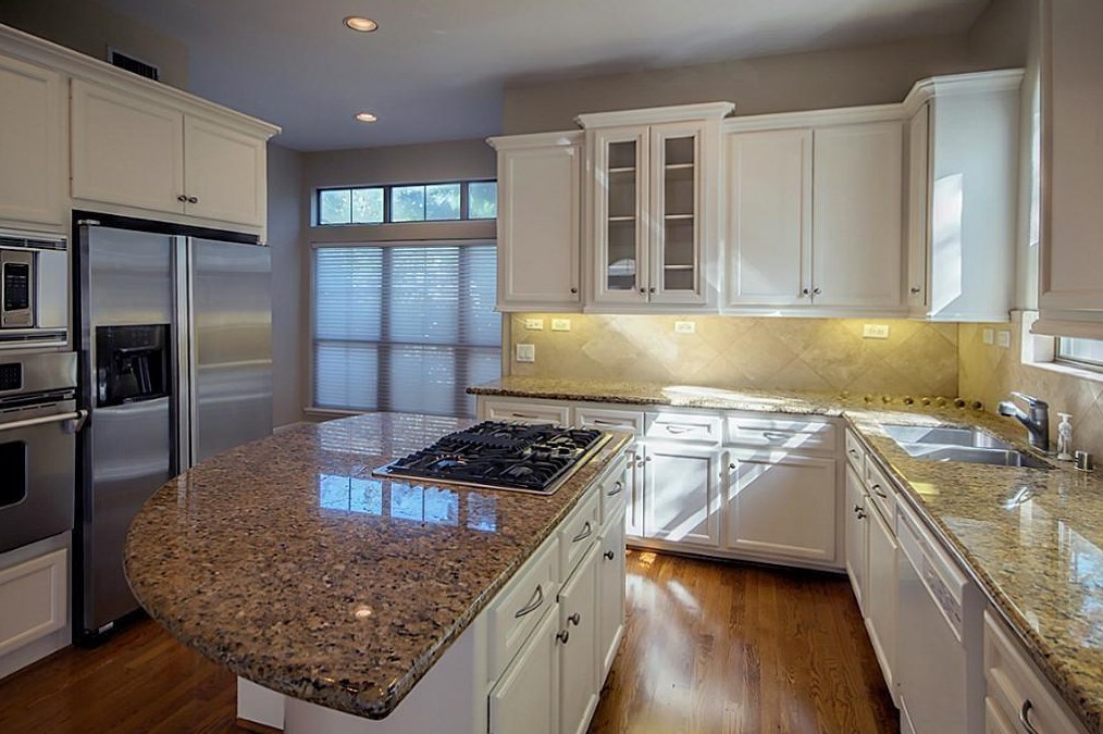 536 Bomar St, Houston TX  77006-1407 exterior