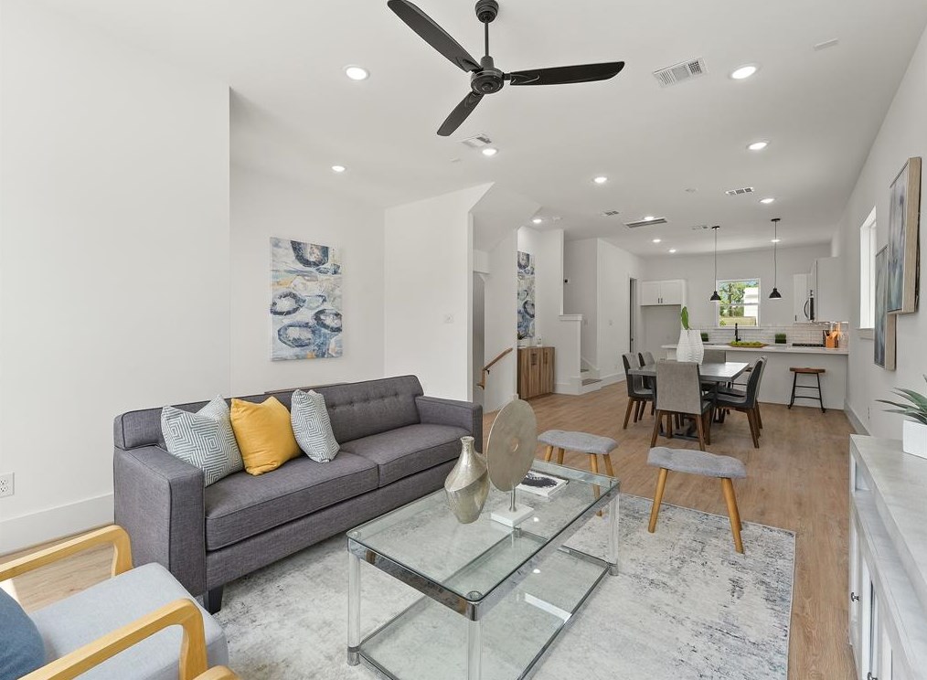 4814 Cochran, Houston TX  77009-2115 exterior