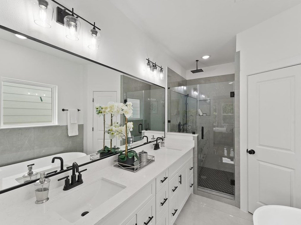 4814 Cochran, Houston TX  77009-2115 exterior