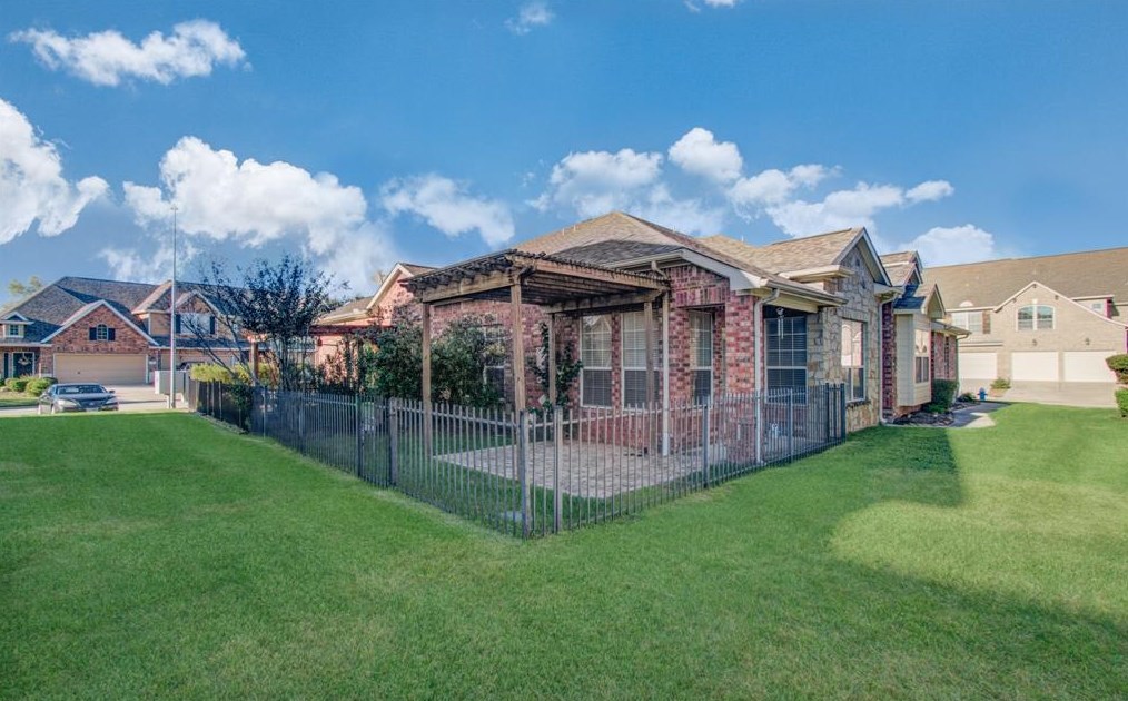 18731 Cypress Loch Dr, Spring TX  77379-8570 exterior