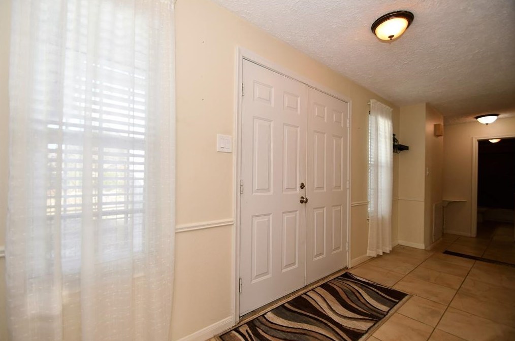 6003 Green Falls Dr, Houston TX  77088-4106 exterior