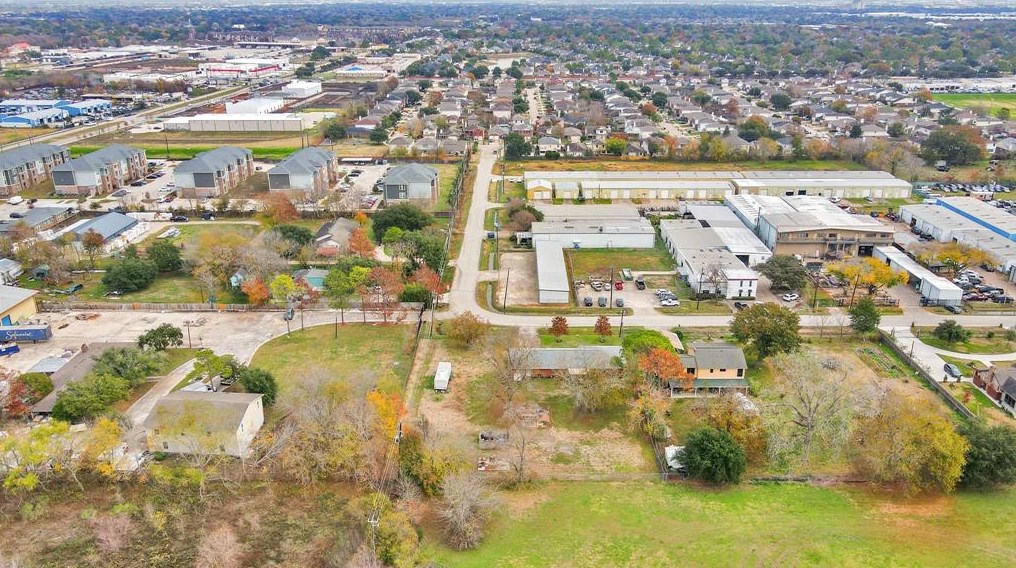 2633 Charles Ln, Sugar Land TX  77498-1703 exterior