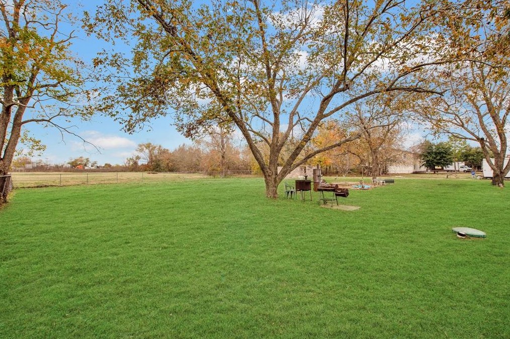 2633 Charles Ln, Sugar Land TX  77498-1703 exterior