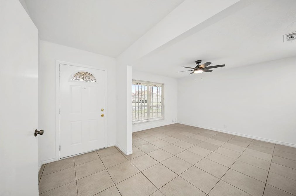 6414 Briar Bayou Dr, Houston TX  77072-1706 exterior