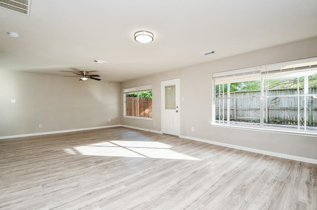 11659 Evesborough Dr, Houston TX  77099-1905 exterior
