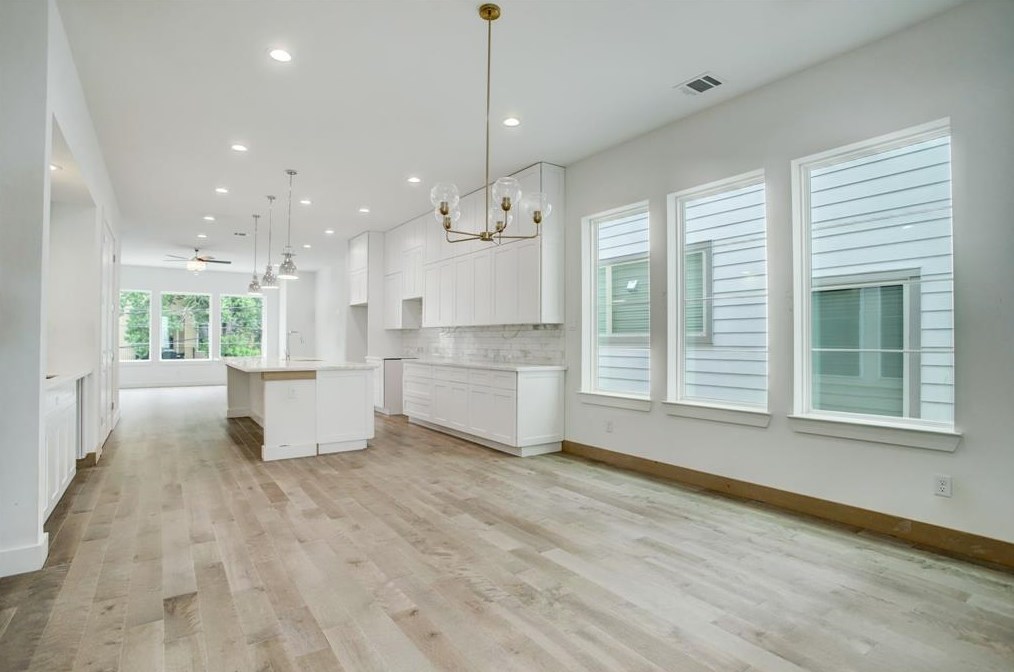 5210 Schuler St, Houston TX  77007-3216 exterior