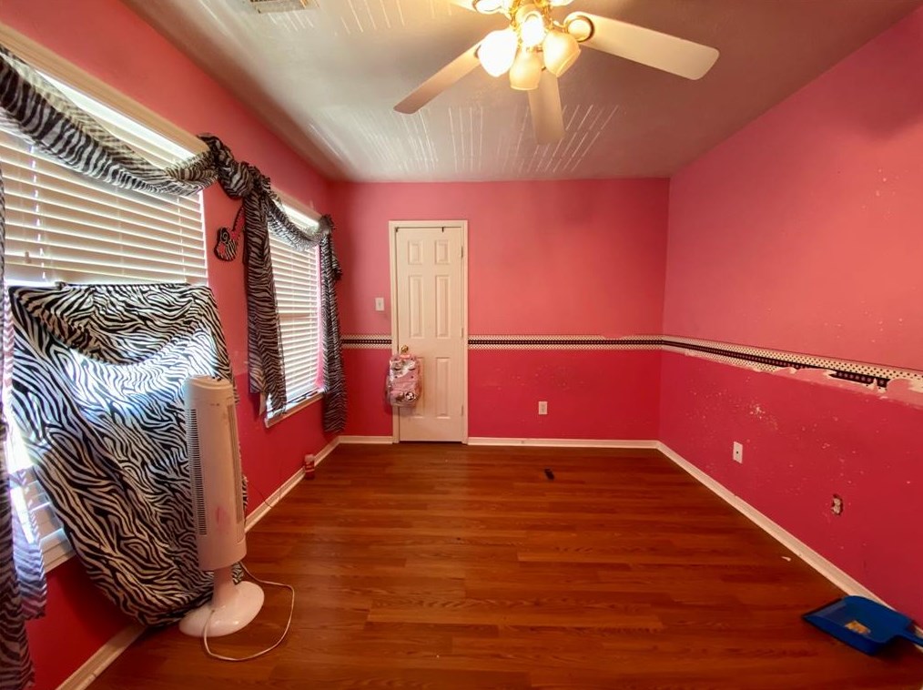 5923 Villa Hl Dr, Houston TX  77066-3985 exterior