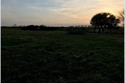 5796 Hurtig Road, Bleiblerville, TX 78931 - Photo 9