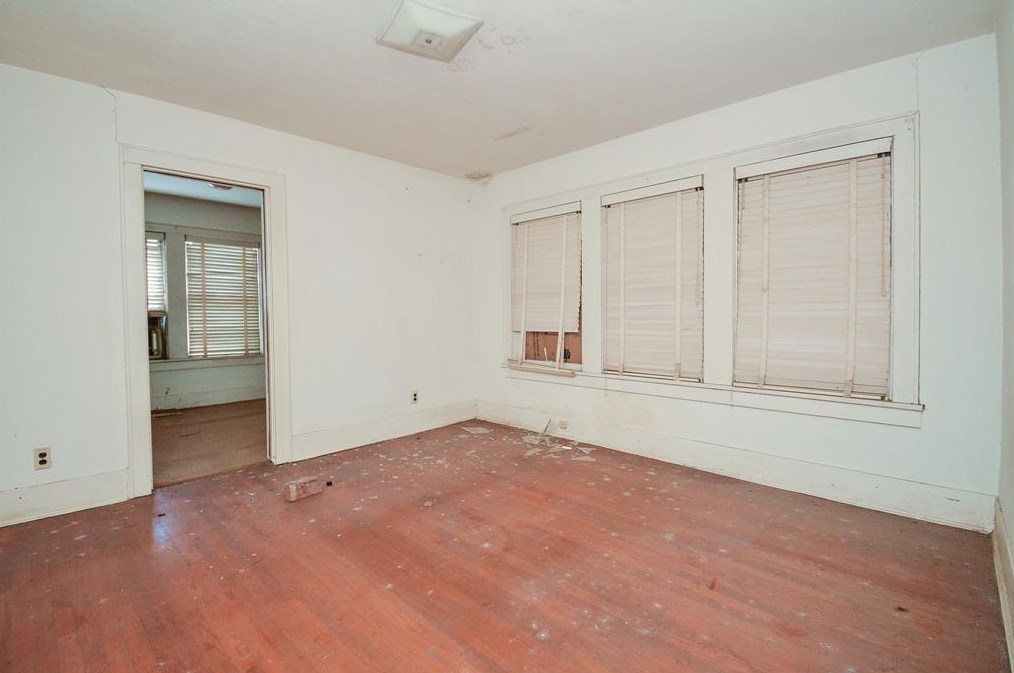 1517 Mcduffie, Houston TX  77019-5309 exterior