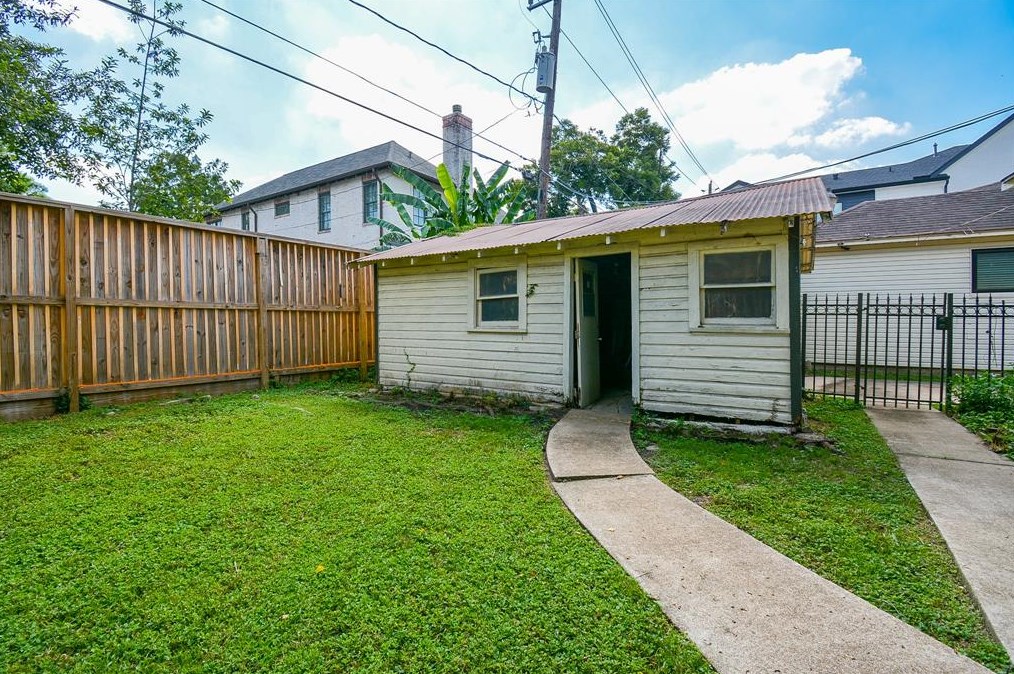 1517 Mcduffie, Houston TX  77019-5309 exterior