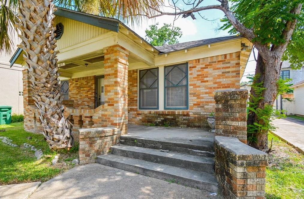 1517 Mcduffie St, Houston TX  77019-5309 exterior
