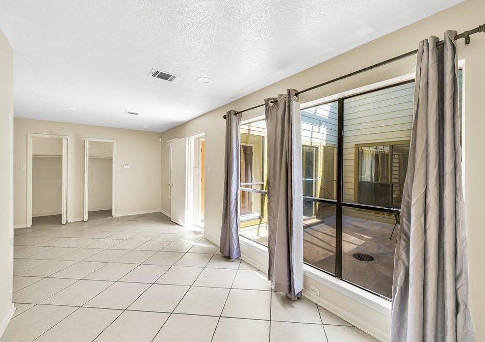 11111 Bandlon Dr, Houston TX  77072-1908 exterior