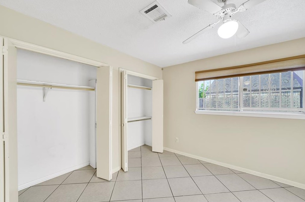 11111 Bandlon Dr, Houston TX  77072-1908 exterior