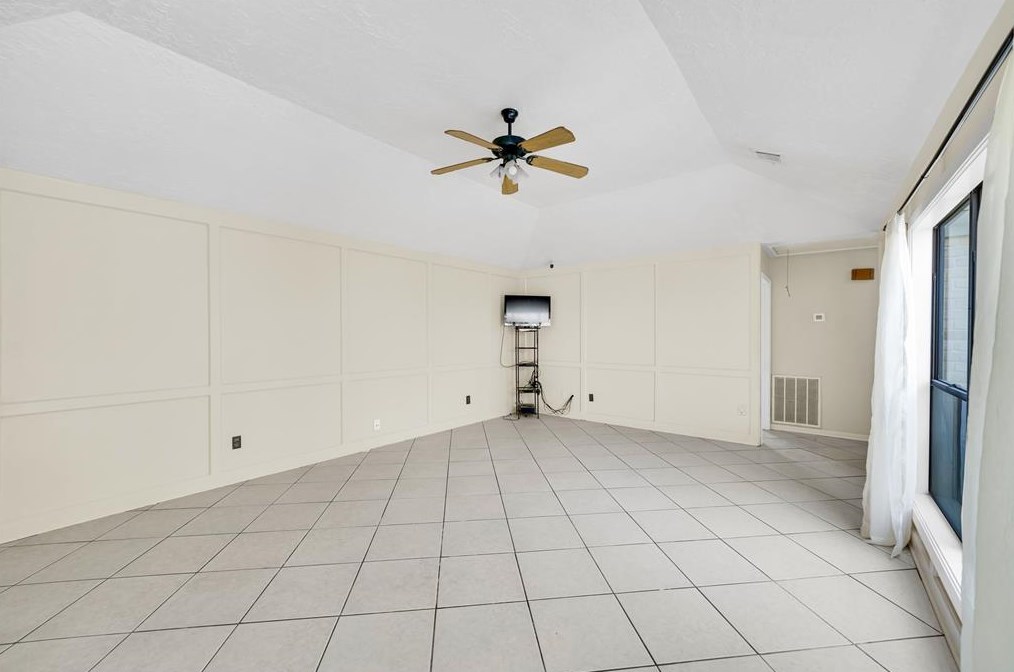 11111 Bandlon Dr, Houston TX  77072-1908 exterior