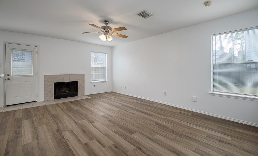 18 Jenny Wren Ct, Spring TX  77382-2301 exterior