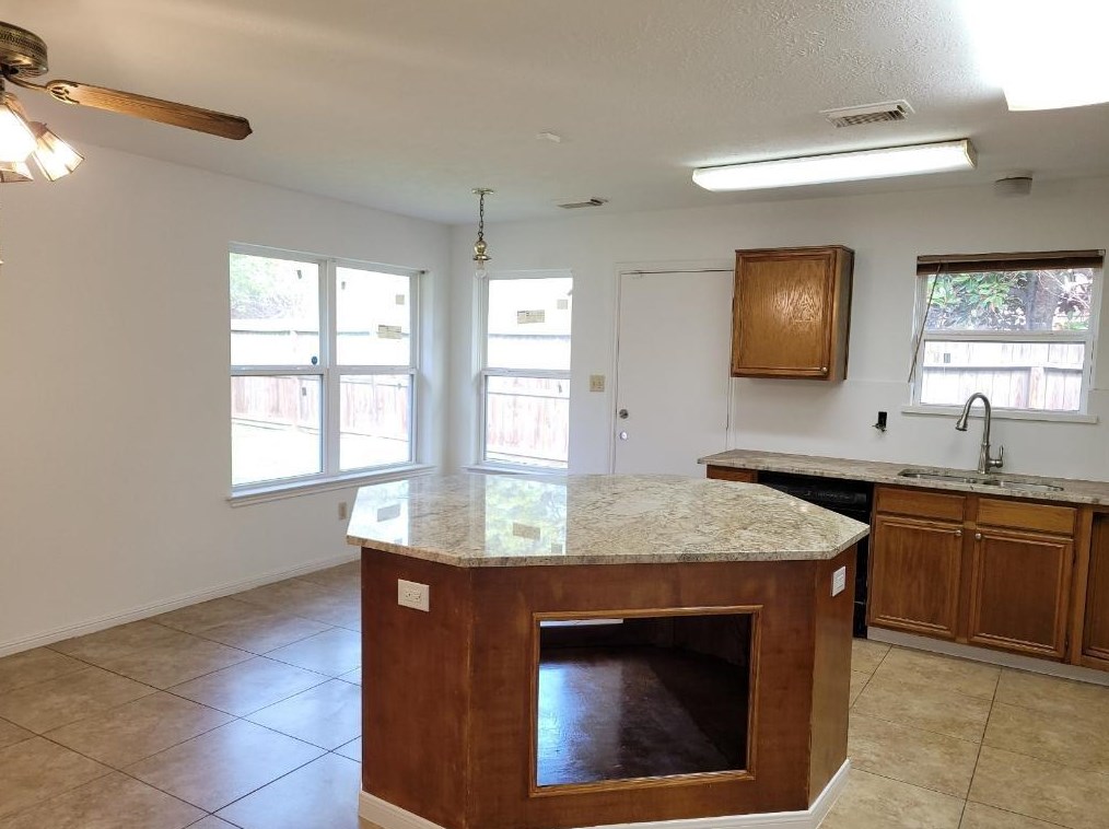 9010 Crescent Moon Dr, Houston TX  77064-4825 exterior