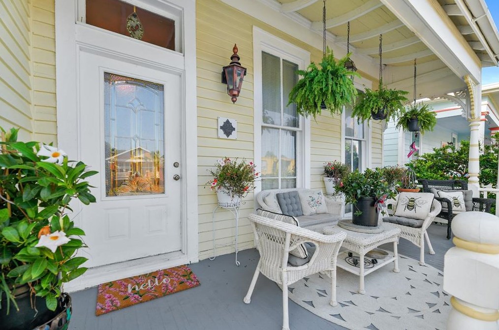 810 Winnie St, Galveston TX 77550-5133 exterior