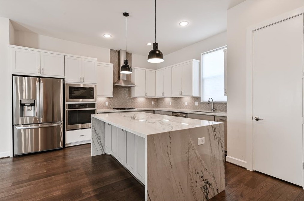 1509 Hickory St, Houston TX  77007-4128 exterior