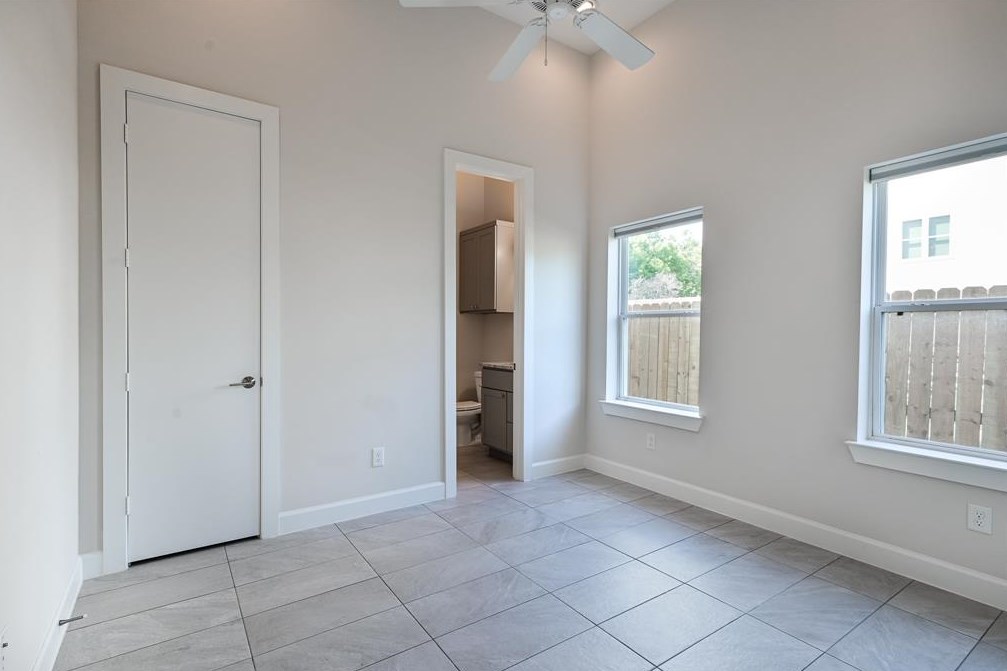 1509 Hickory St, Houston TX  77007-4128 exterior