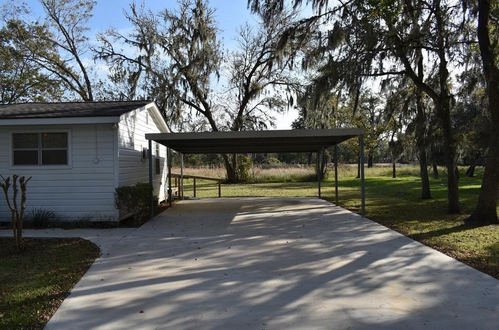 153 Walnut Dr, Richwood TX  77531-2835 exterior