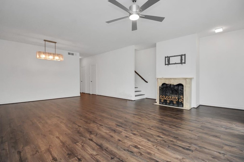 268 Wilcrest Dr, Houston TX  77042-1006 exterior