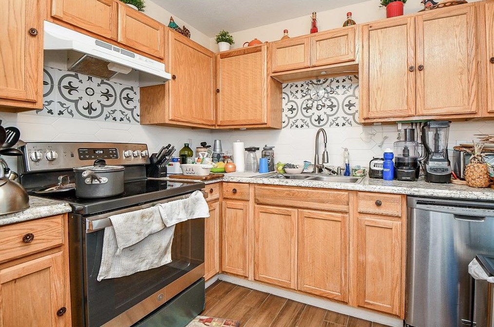 16138 Corsair Rd, Houston TX 77053-3444 exterior