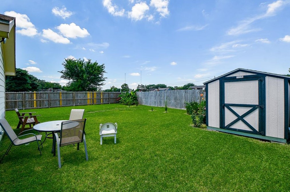 16138 Corsair Rd, Houston TX 77053-3444 exterior