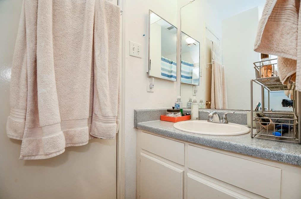 16138 Corsair Rd, Houston TX 77053-3444 exterior