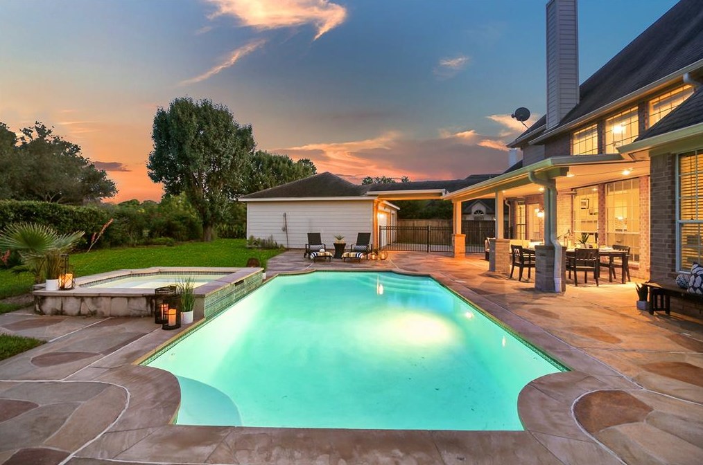 5310 Indian Shr Ln, Houston TX  77041-4299 exterior