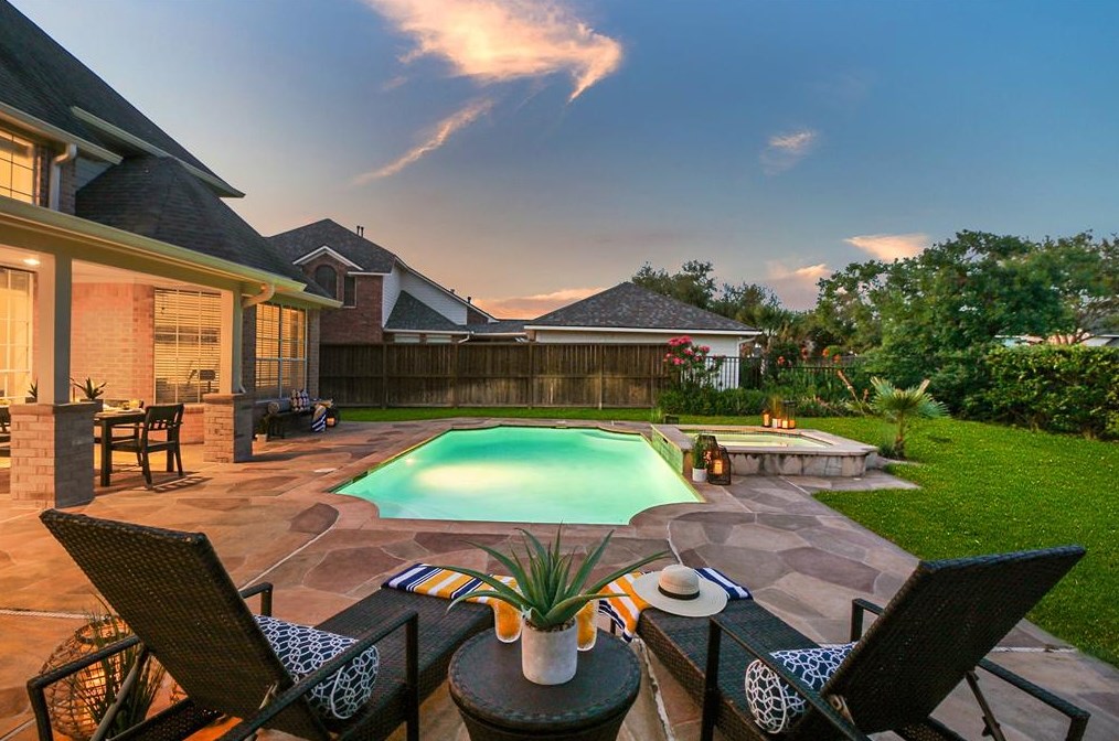 5310 Indian Shr Ln, Houston TX  77041-4299 exterior