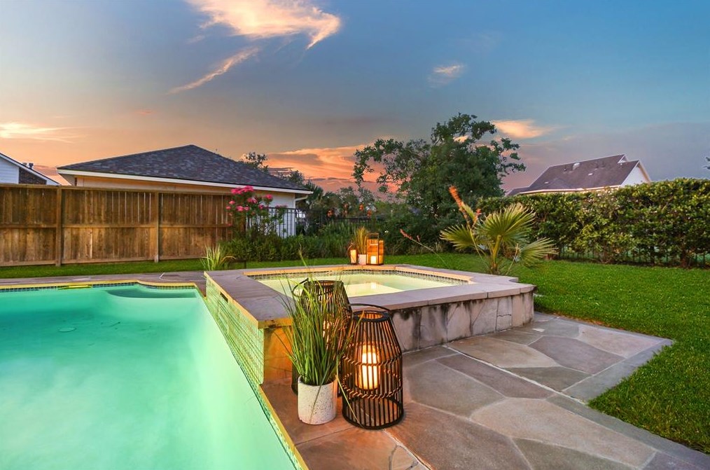 5310 Indian Shr Ln, Houston TX  77041-4299 exterior