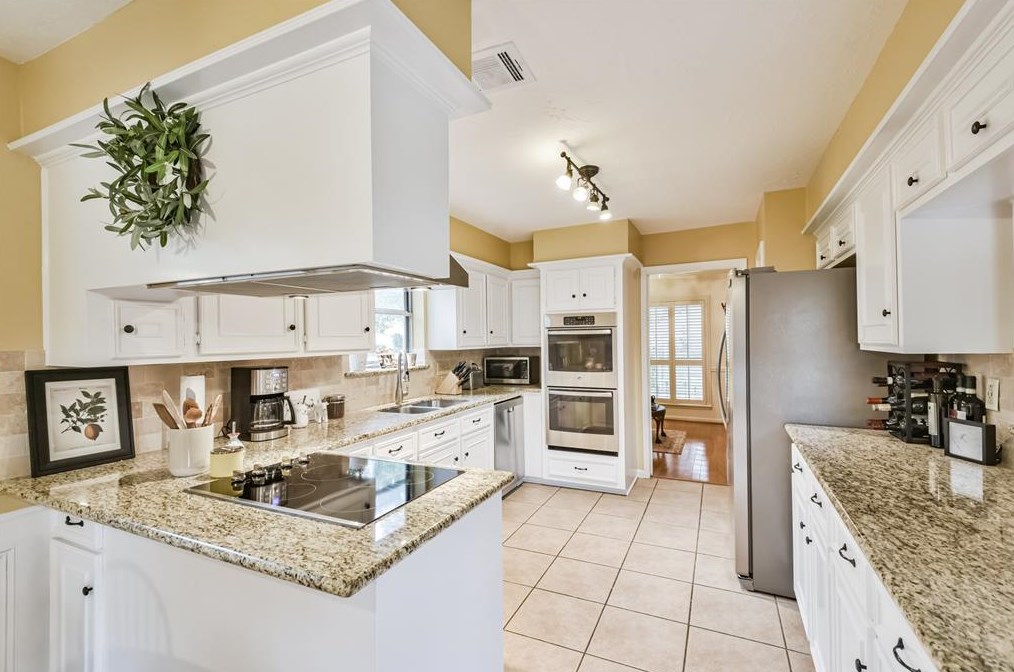 11915 Normont Dr, Houston TX  77070-2958 exterior