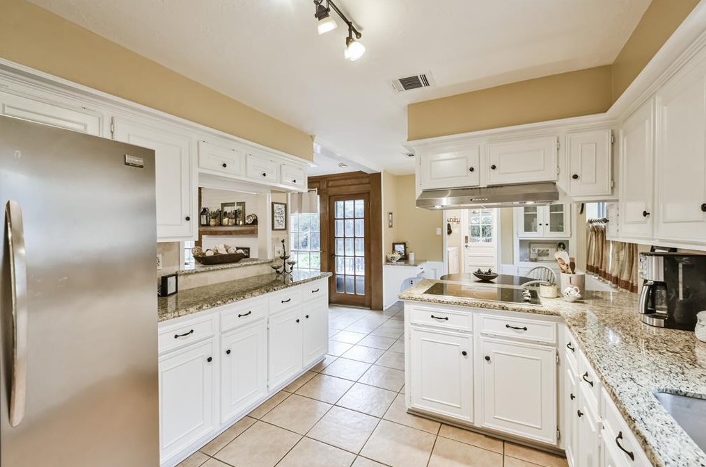 11915 Normont Dr, Houston TX  77070-2958 exterior
