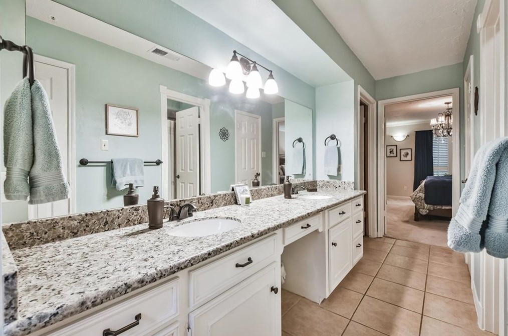11915 Normont Dr, Houston TX  77070-2958 exterior