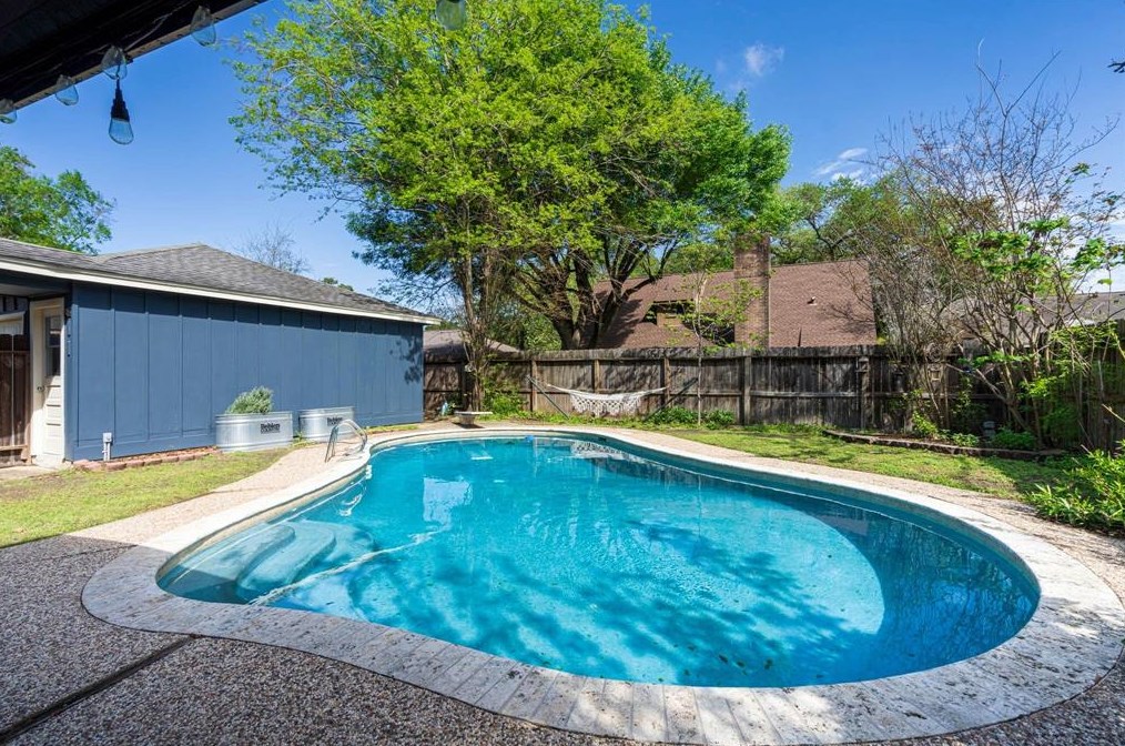 9614 Springmont Dr, Houston TX  77080-1451 exterior