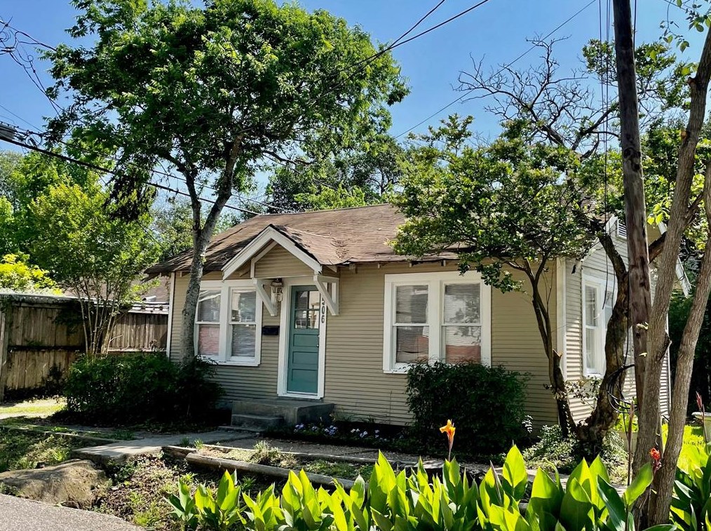 2506 Columbia St, Houston TX  77008-2336 exterior