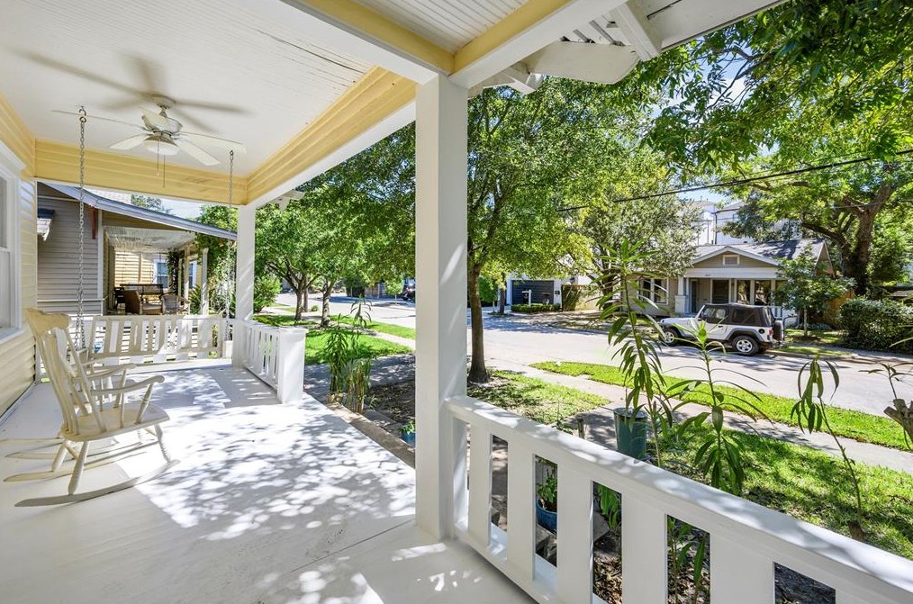 806 Bomar St, Houston TX  77006-1359 exterior