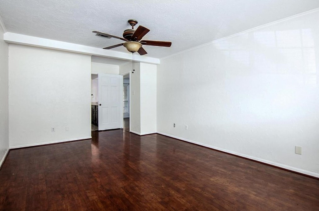 505 Heathgate Dr, Houston TX  77062-2508 exterior
