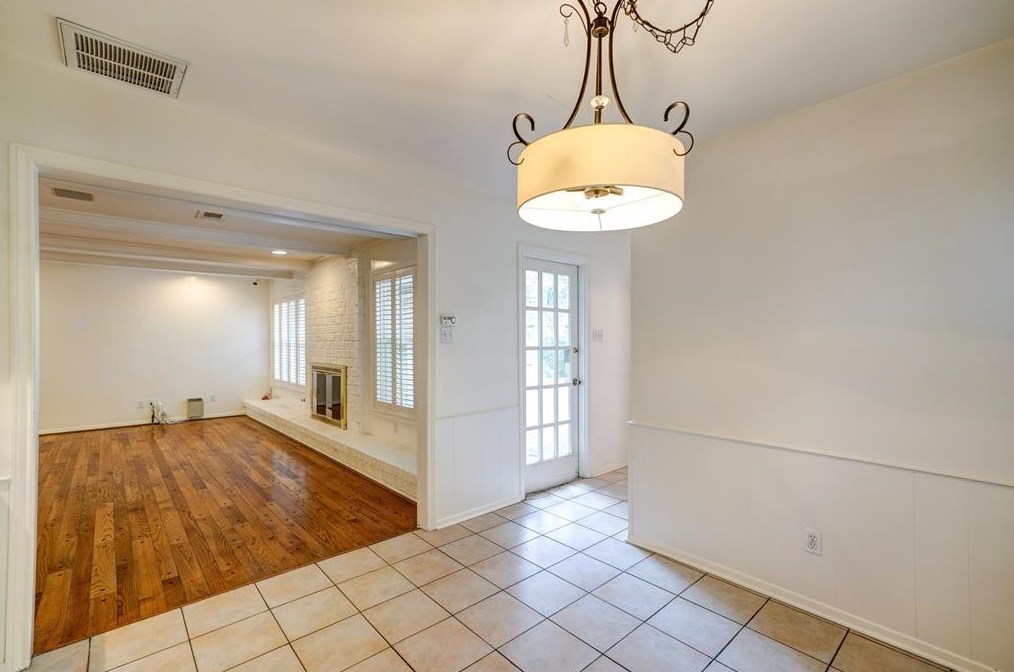 938 Magdalene Dr, Houston TX  77024-2611 exterior