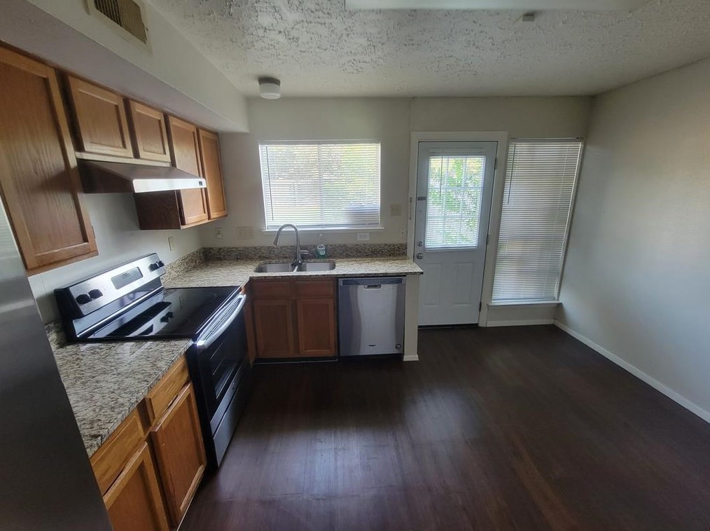 19535 Lazy Valley Dr, Katy TX  77449-3903 exterior