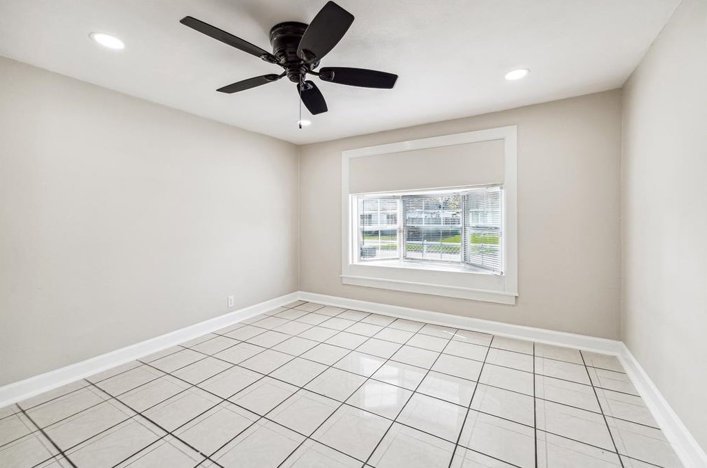 218 Fayle St, Baytown TX  77520-4922 exterior
