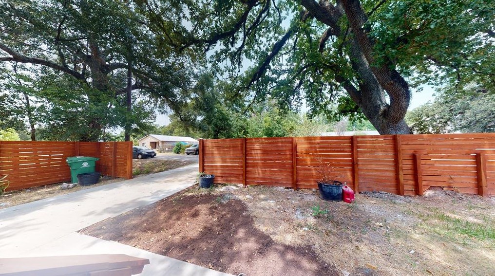 2437 Druid St, Houston TX  77091-3027 exterior