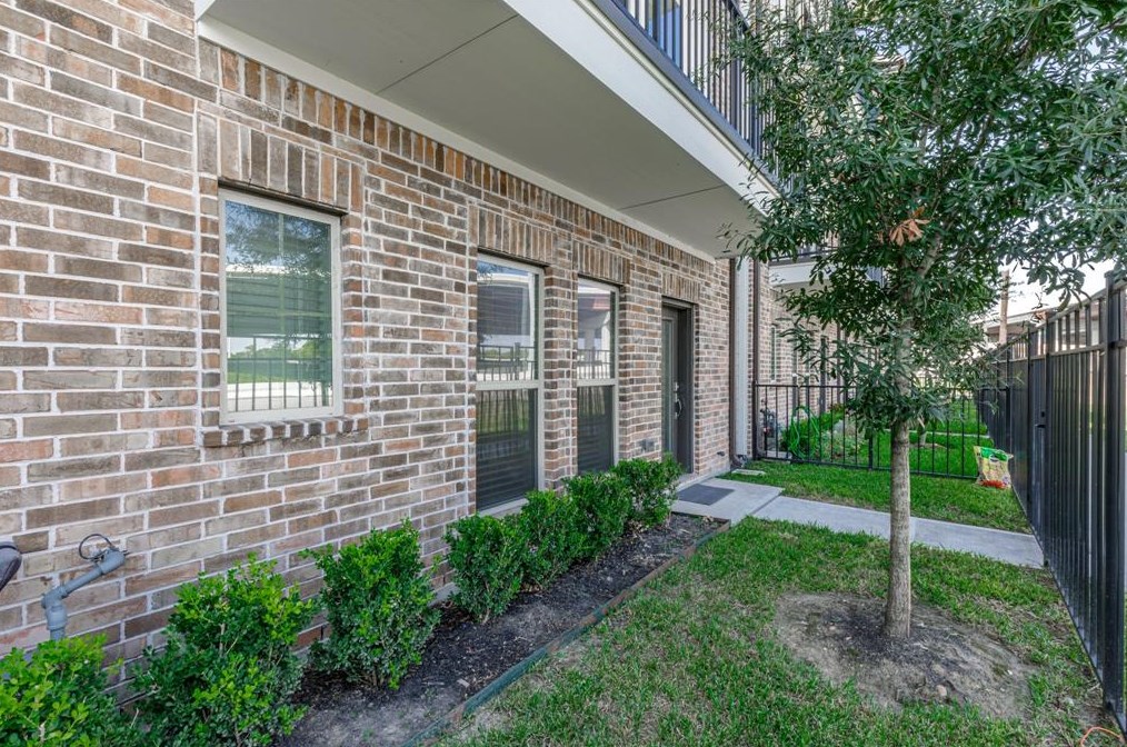 722 Clark St, Houston TX  77020-5918 exterior