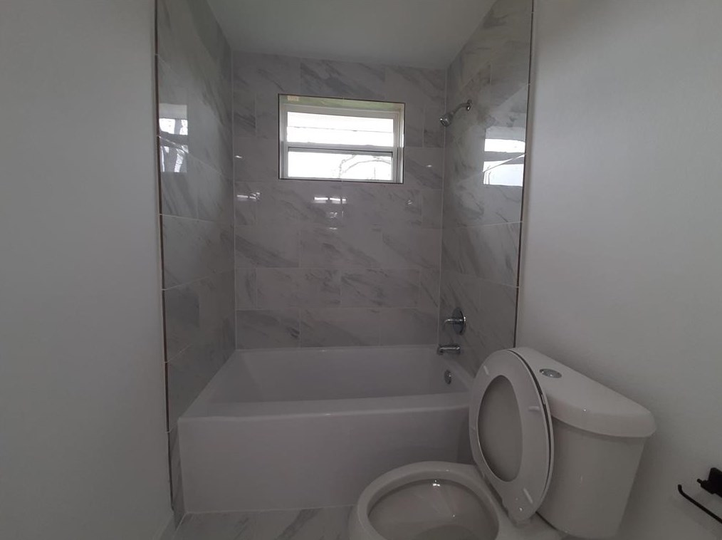 4530 Mayflower St, Houston TX  77051-1702 exterior