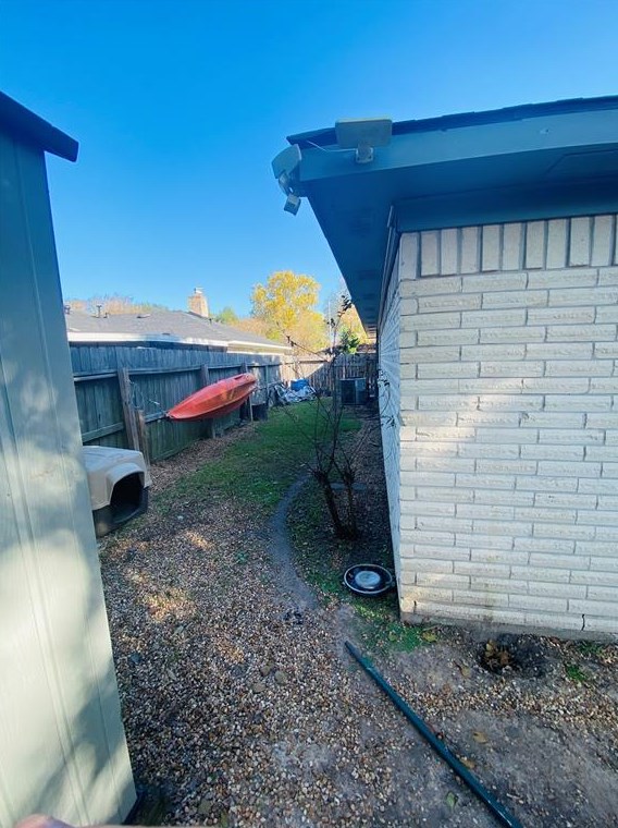 6810 Leandra Dr, Houston TX  77083-1140 exterior