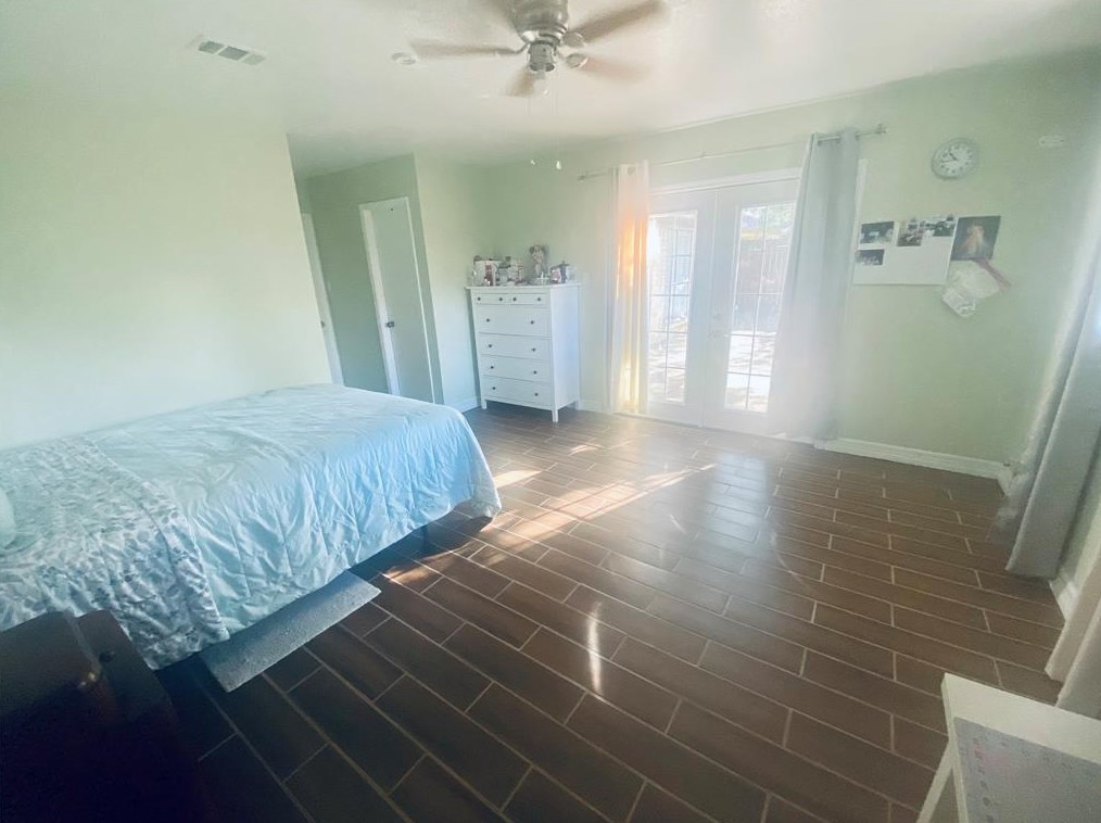 6810 Leandra Dr, Houston TX  77083-1140 exterior